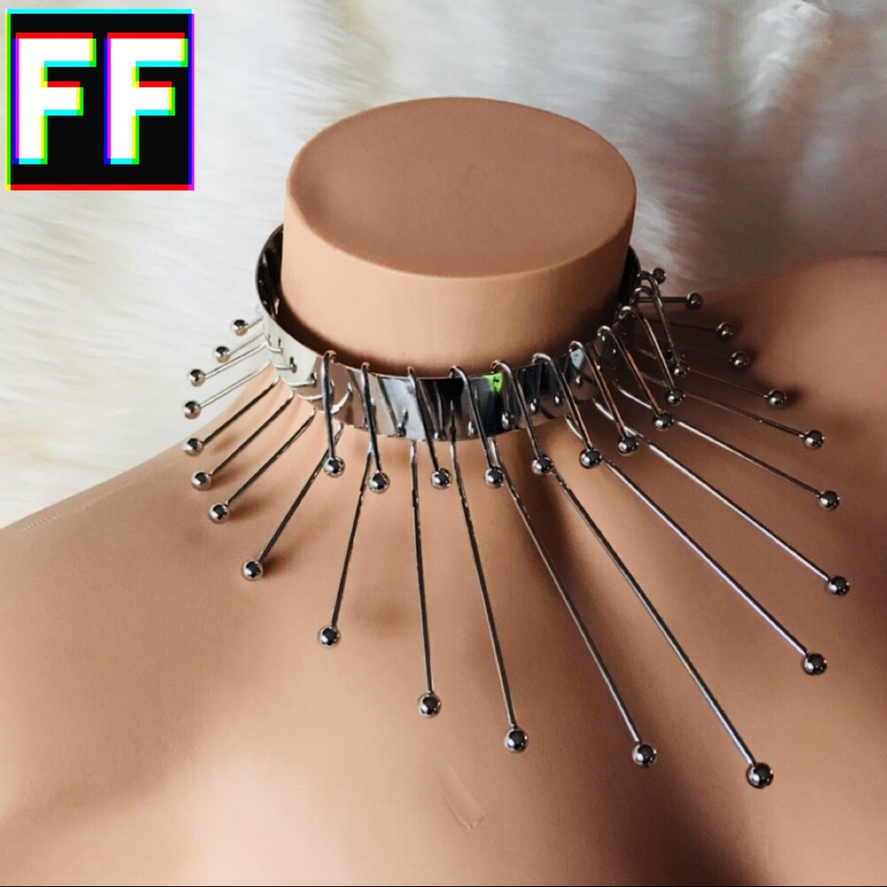 Spiked Choker Statement Necklace 🤘🏽 - Picture 7 of 8